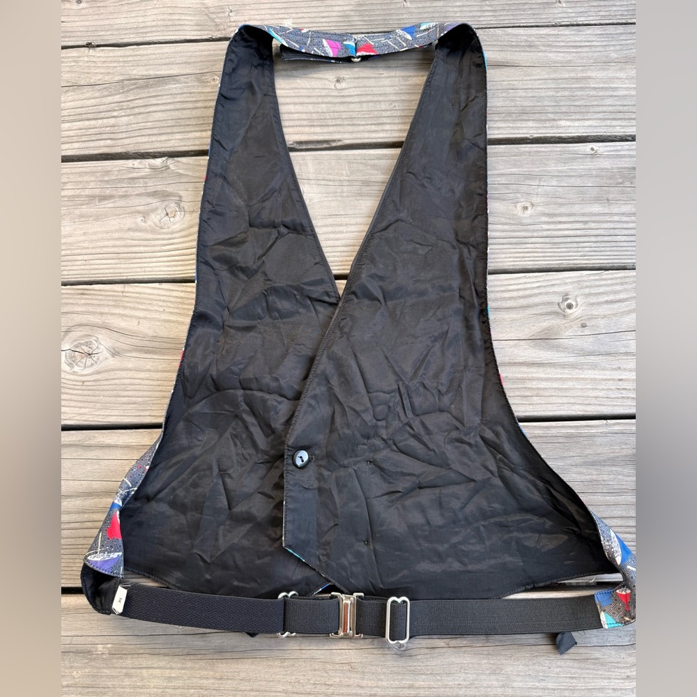 Colorful Vest with Ramen Pattern - Picture 4 of 8